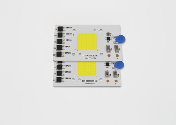 Το τσιπ στο εναλλασσόμενο ρεύμα 20W 30W 50W 220V 230V 110V οδήγησε τον προβολέα 3000K 4000K 6000K ενότητας